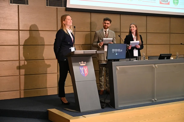 uczestnicy Ogólnopolskiej Konferencji Studentów Geodezji_1